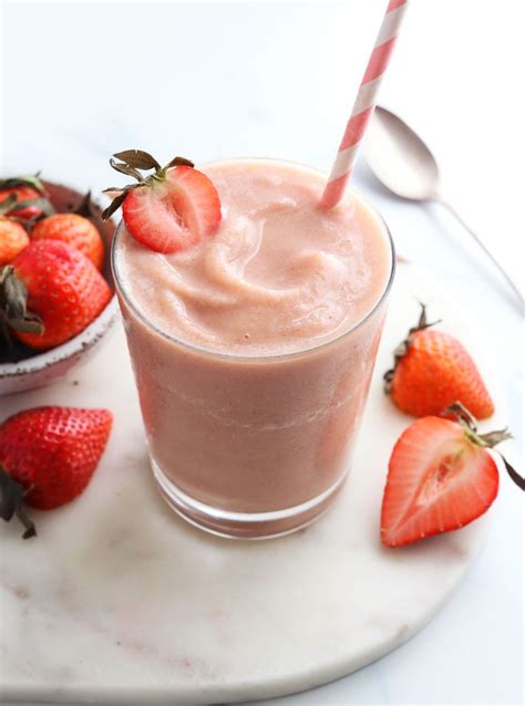 Strawberry Smoothie | Healthy Milkshake! - Detoxinista