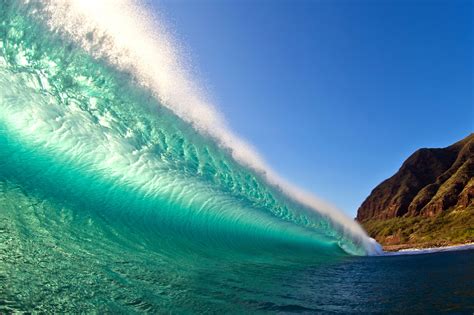 Hawaii's spectacular ocean waves – in pictures | US news | The Guardian