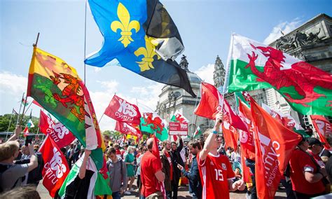 Thousands march in Cardiff calling for Welsh independence -- Society's Child -- Sott.net