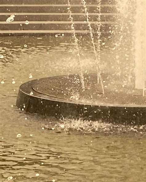 The Washington Square Park Fountain During the NYC Apocalypse - Washington Square Park Blog