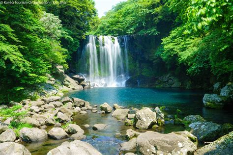 Cheonjeyeon Falls (천제연 폭포) – uma das belas cachoeiras da Ilha de Jeju