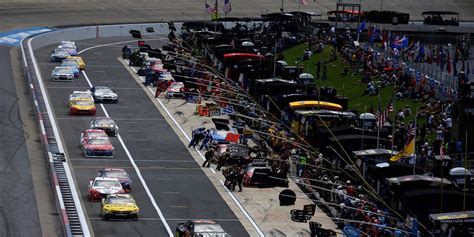 NASCAR guide for new roster rules and pit road procedures