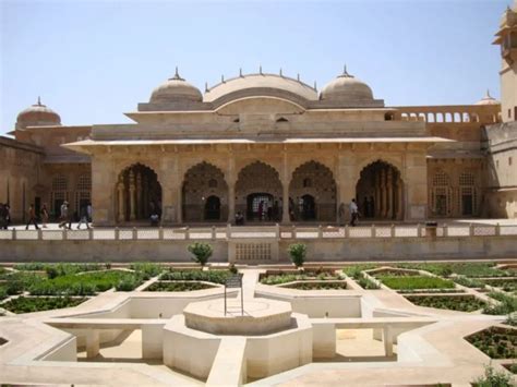 How we were bowled over by the Romance of the Sheesh Mahal in Jaipur