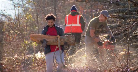 Tornado-ravaged Clarksville experiences a volunteer 'invasion'