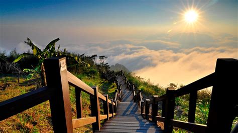 Daily Wallpaper: Above the Clouds (Taiwan) | I Like To Waste My Time