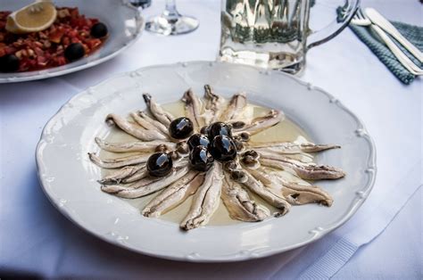 Anchovies – what makes them so healthy? - CannedFish