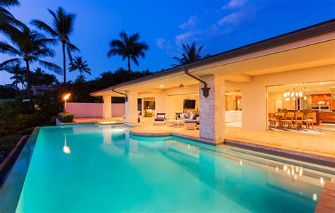 Salt Water Pool Maintenance Tips: How to Keep it Clean - Smart Guide