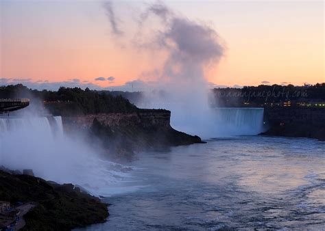 Niagara Falls Sunset - Anna Nielsson Photography