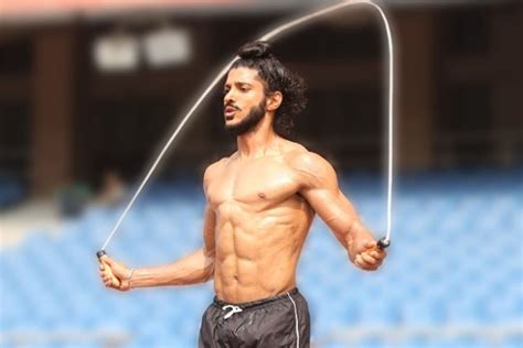 Farhan Akhtar Workout Routine & Diet Plan for Bhaag Milkha Bhaag ...