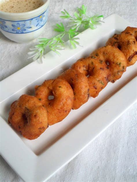 Medu Vada With Onion (Savoury Donuts) Recipe by Archana's Kitchen