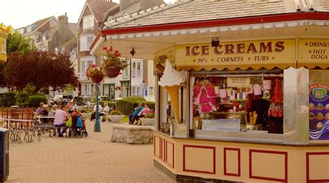 Weymouth Beach in Weymouth | Expedia.co.uk