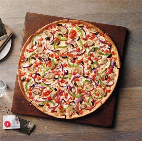 Pizza hut veggie lovers pizza calories