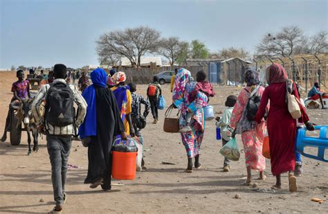 Fleeing Sudan's deadly conflict, thousands of exhausted South Sudanese ...