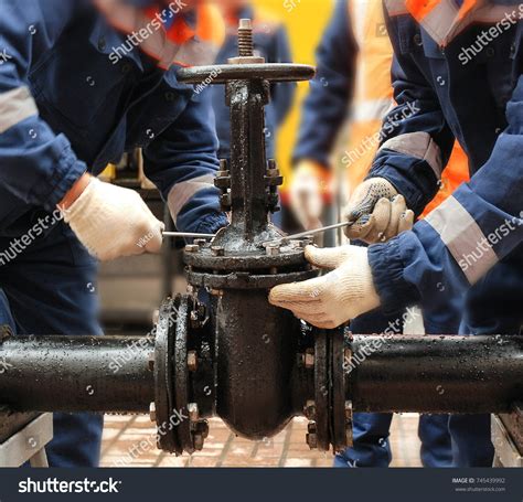 53,778 Valve Repair Stock Photos, Images & Photography | Shutterstock