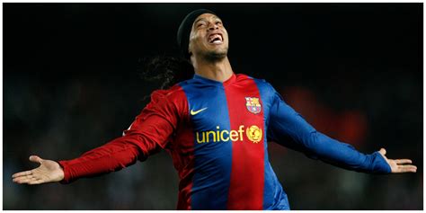 8 footballers who had a unique signature move including Ronaldinho and ...