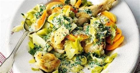 Farmhouse chicken casserole with carrots, leeks and potato - Recipe Easy