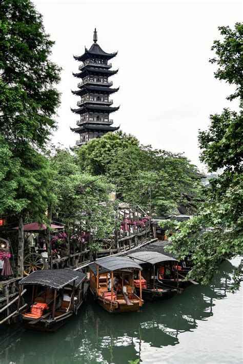 Wuzhen, Zhejiang, China - MAY, 11, 2018 : The Famous And Beautiful Water Town Scenery Of West ...