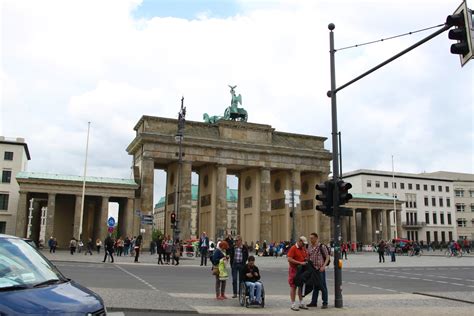 The Brandenburg Gate: history and photos - Earth's Attractions - travel ...