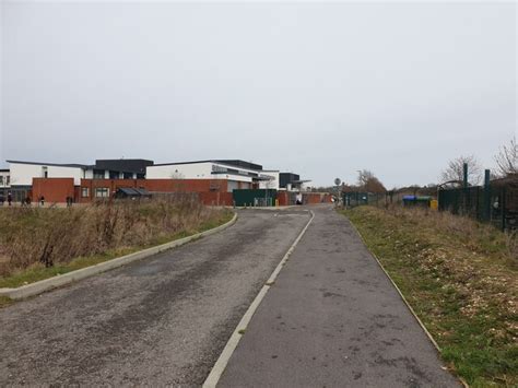 Narrow section of road to Newbury... © Oscar Taylor :: Geograph Britain ...