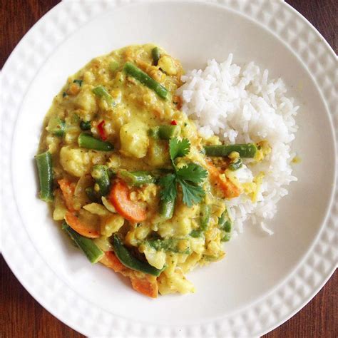 Vegan Indian Curry with Cauliflower and Lentils Recipe