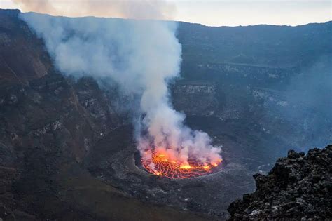 Mount Nyiragongo - volcano with lava lake | Wondermondo