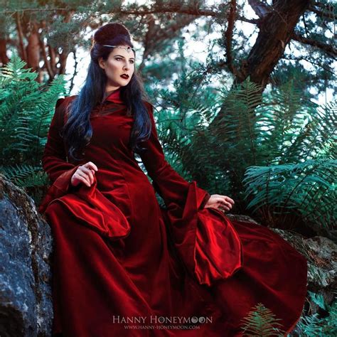 Hanny Honeymoon on Instagram: “•red priestess• Model&designer: @aurelia_isabella Photographer ...