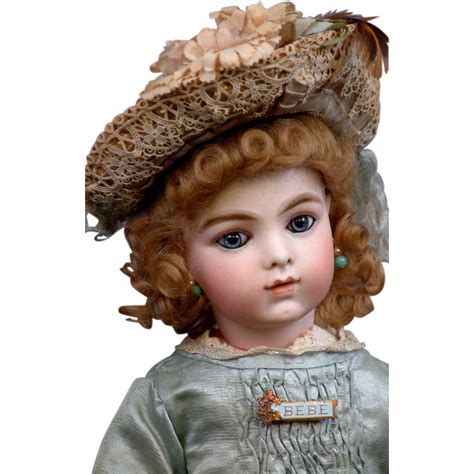 OUTSTANDING 18 Bru Jne 7 All Original With Trousseau | Doll costume, Antique dolls, Antique clothing