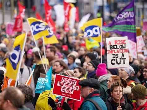 Photos: Half a million strike in UK's largest walkout in 12 years | News-photos – Gulf News