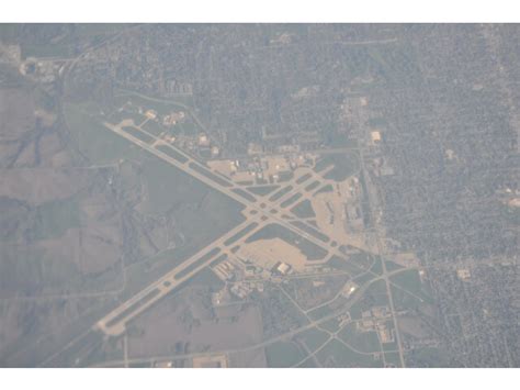 Des Moines International Airport - Geographic Facts & Maps - MapSof.net