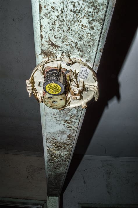 Mud Detector Broken | The old smoke detector had seen better… | Flickr