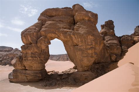 File:Libya 5101 Fozzigiaren Arch Tadrart Acacus Luca Galuzzi 2007.jpg ...