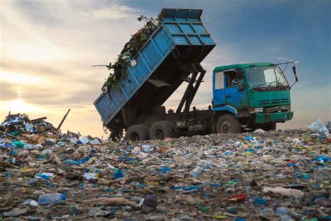 600+ Garbage Truck At Landfill Stock Photos, Pictures & Royalty-Free ...