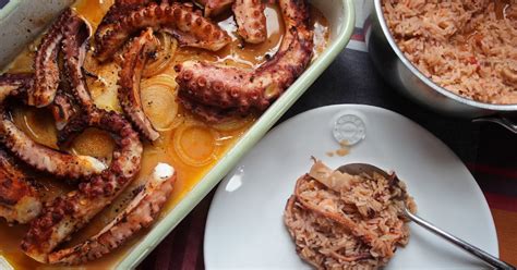 Polvo assado no forno com arroz do mesmo | Oven roasted octopus with octopus rice | Ponto de ...