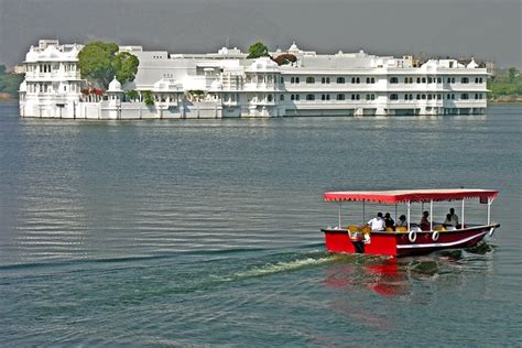 Sunset Boat Cruise On Lake Pichola In Udaipur: Triphobo