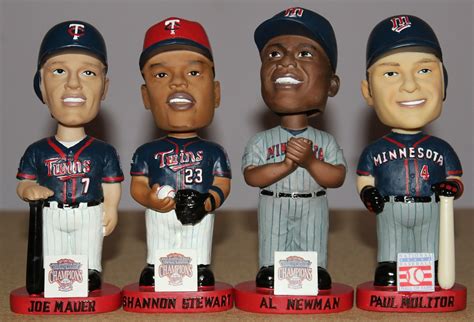 The Bobble Hunter: Minnesota Twins ST Bobblehead Set (Part 5 - Year 2005)