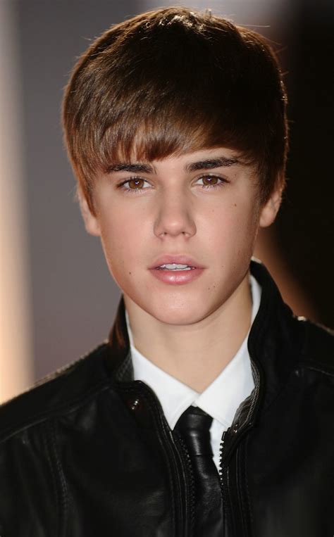 Justin Bieber-The Beautiful Young Singer Biography,Photos and Profile | Global Celebrities Blog