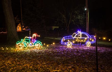 Christmas Lights In Michigan: 15 Festive Options - Midwest Explored