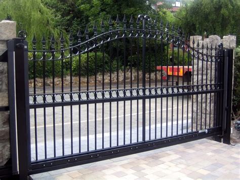 Simple Roll Iron Main Gate Design For House - Buy Modern Roll Gate Designs For House,Front ...