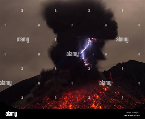 Volcanic Lightning during eruption at Sakurajima in Japan - February ...