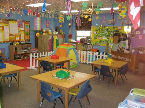 love the lights! | Kindergarten classroom decor, Pre kindergarten ...