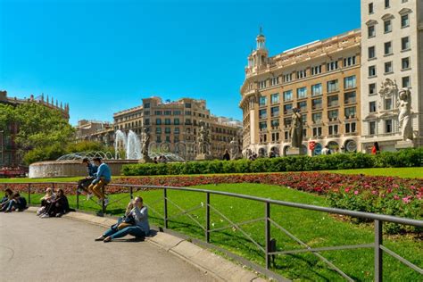 Beautiful Fountain at Plaza Catalunya Editorial Image - Image of outdoors, brava: 93805575