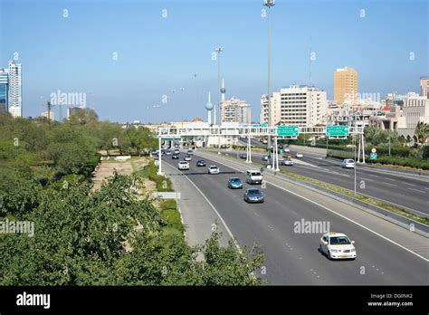 Highway of death kuwait hi-res stock photography and images - Alamy