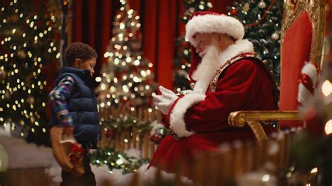 A Little Boy Goes on a Secret Santa Mission in Macy's Christmas ...