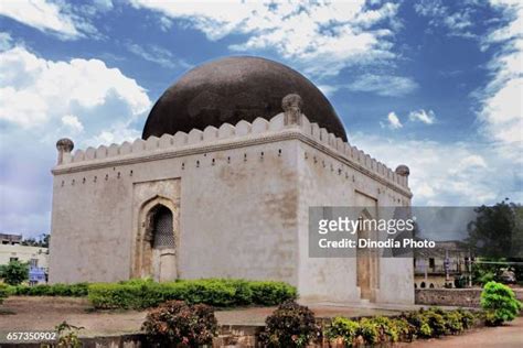 Bahmani Architecture Photos and Premium High Res Pictures - Getty Images