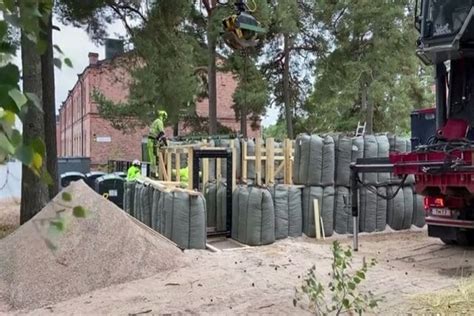 Finland starts construction of Russian border fence