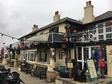 The UK's 10 best seaside pubs to stay in | Daily Mail Online