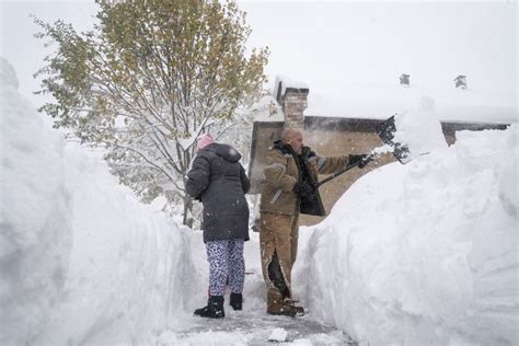 Buffalo snow: Historic storm slams western New York with nearly 6 feet of snow | CNN