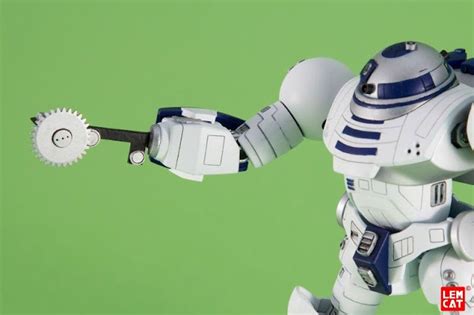 Star Wars Dream Factory: Figura de acción de R2-D2 transformado en un robot Gundam
