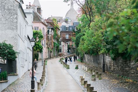 Montmartre Walking Tour - Paris Perfect
