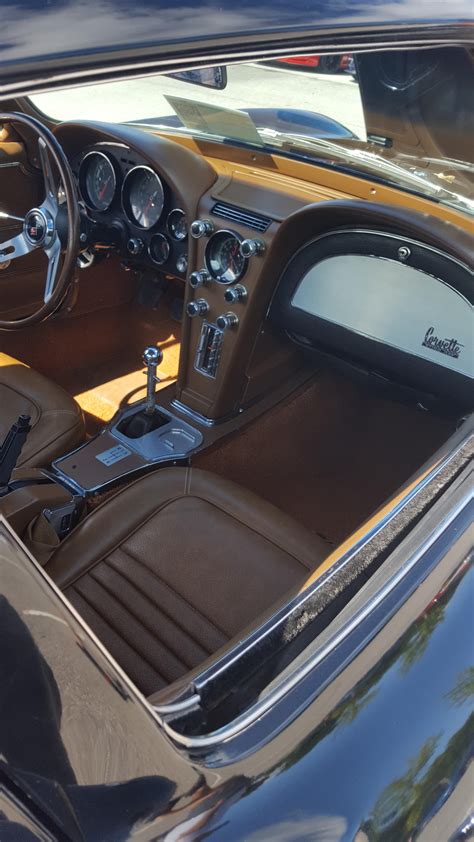 Beautiful stingray corvette interior [OP] : r/carporn